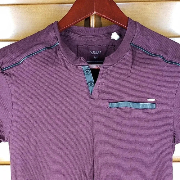 Guess Men's Tshirt In Burgundy - Picture 2 of 5